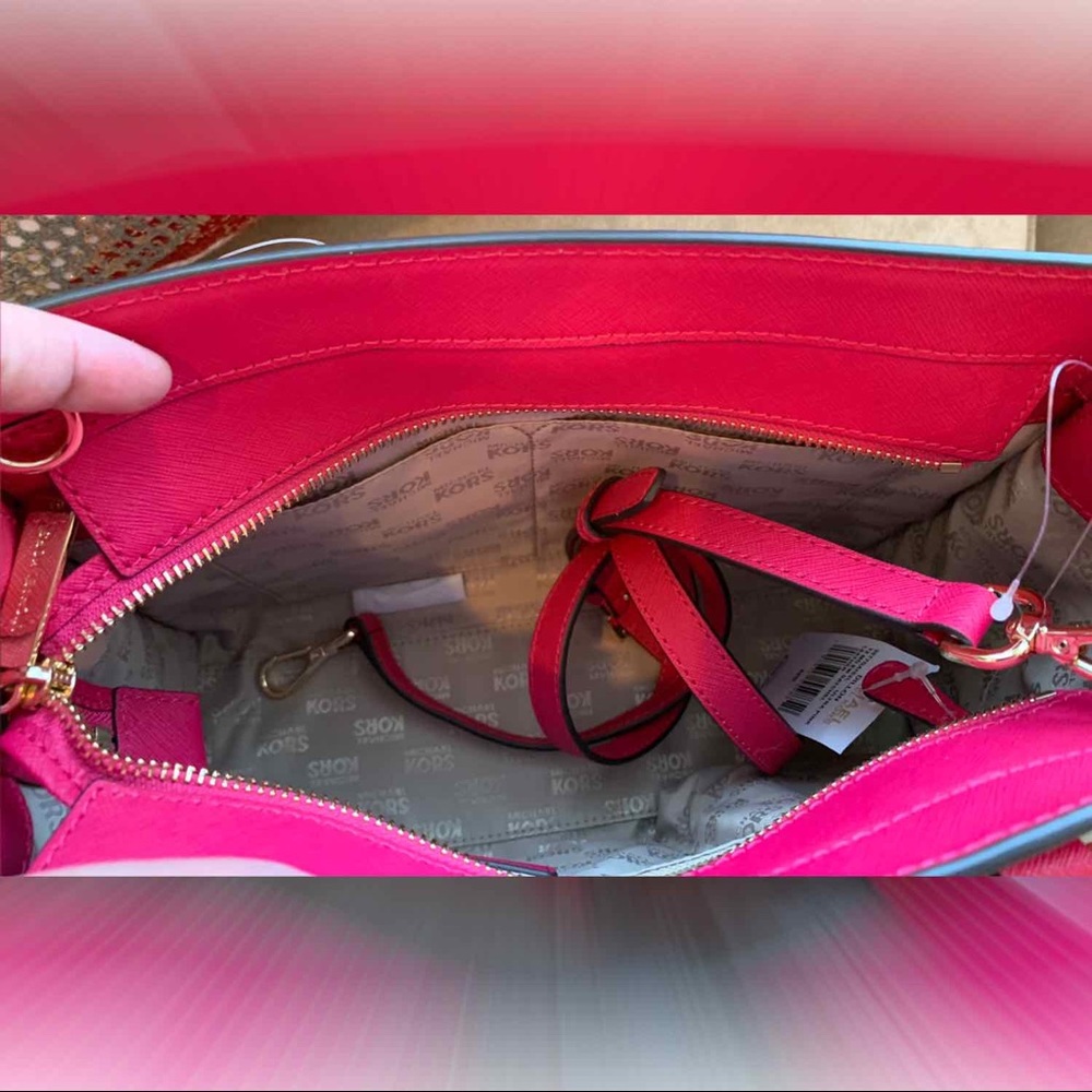 🔥SOLD🔥MICHAEL KORS DILLON SATCHEL - MEDIUM - Picture 7 of 8